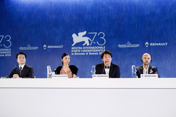 映画『愚行録』ヴェネツィア映画祭の記者会見にて