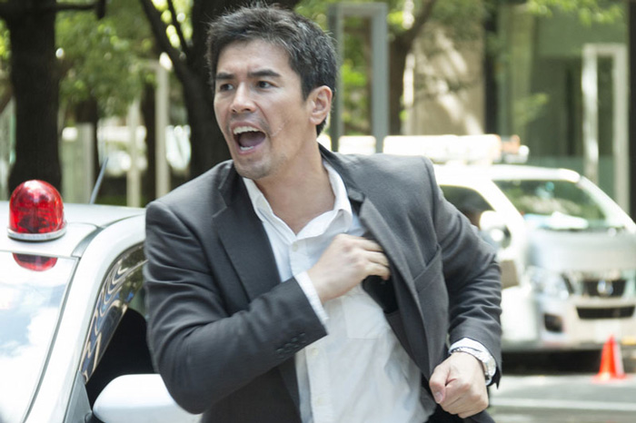 伊藤英明（刑事・牧村航）、映画『22年目の告白―私が殺人犯です―』（入江悠監督・共同脚本）より