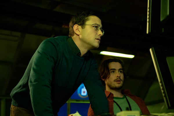 ジョセフ・ゴードン＝レヴィット、映画『スノーデン』（オリヴァー・ストーン監督・共同脚本）