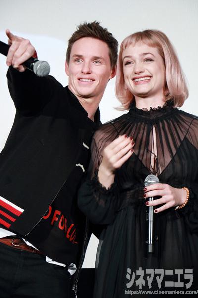 エディ・レッドメインとアリソン・スドル、映画『ファンタスティック・ビーストと魔法使いの旅』来日初日舞台あいさつにて