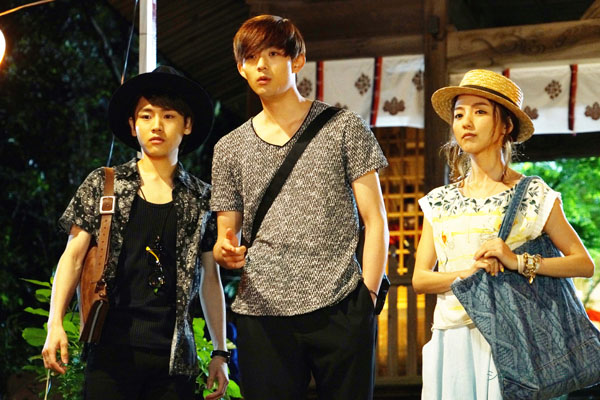 劇中バンド「The STROBOSCORP」のB.竜星涼 D.泉澤祐希ら