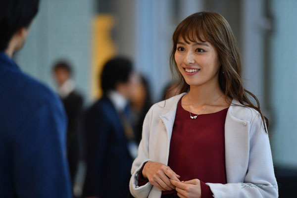 五十嵐杏奈（内田）は片想いの相手・風見（大谷）には熱烈アプローチをかけられる超ポジティブな女子