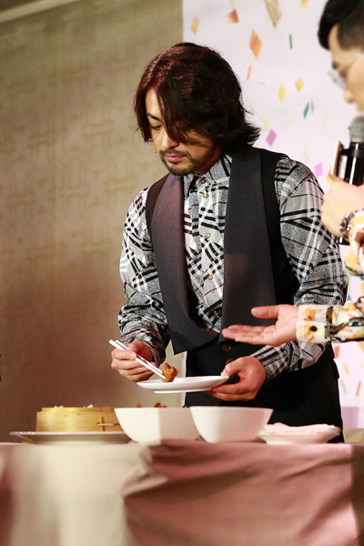 山田孝之：（一番美味しいと思ったのは？）小籠包ですね。