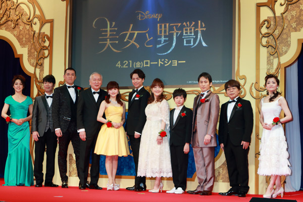 左から濱田めぐみ、藤井隆、吉原光夫、村井國夫、昆夏美、山崎育三郎、岩崎宏美、池田優斗、成河、小倉久寛、島田歌穂