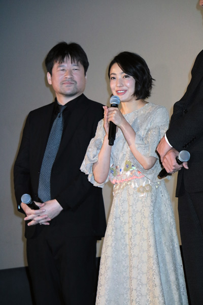 菅野美穂と佐藤二朗、映画『恋妻家宮本』初日舞台あいさつ