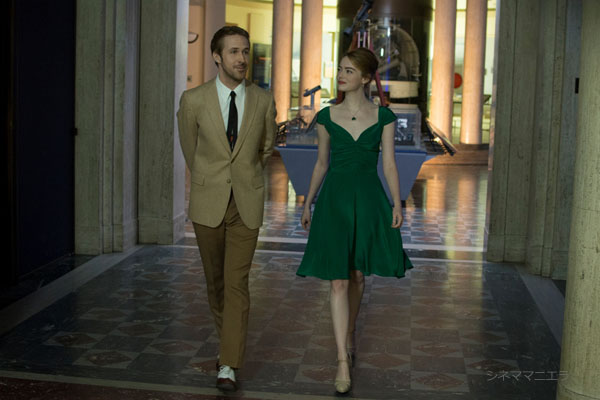 ミア（エマ・ストーン）とセブ（ライアン・ゴズリング）は、50回もの衣装チェンジを行った。
