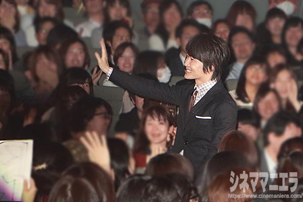 神木隆之介、客席に手を振り入場！映画『3月のライオン』前編完成披露試写会にて