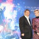 荒巻役のビートたけしと少佐役のスカーレット・ヨハンソン、映画『ゴースト・イン・ザ・シェル』来日会見にて