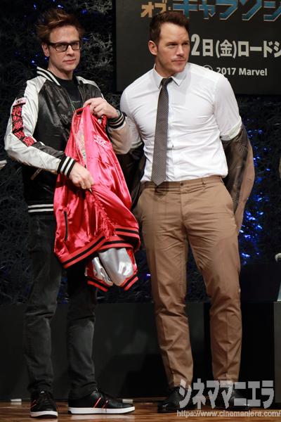 スカジャンを着用する際にも発揮された。ガン監督に着せて！とおねだり。