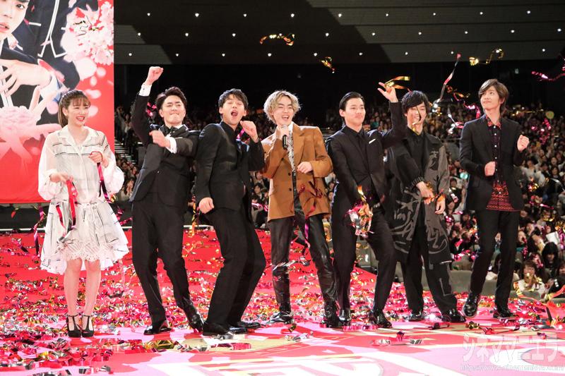 音楽にあわせてノリノリで踊る!映画『帝一の國』完成披露試写会舞台挨拶にて