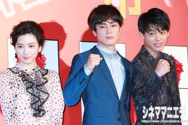 左から永野芽郁、間宮祥太朗、竹内涼真、映画『帝一の國』初日舞台あいさつにて