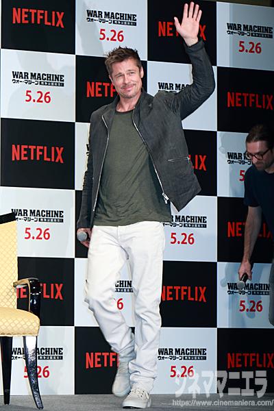 映画『ウォー・マシーン：戦争は話術だ！』会見に現れた瞬間のプラピ