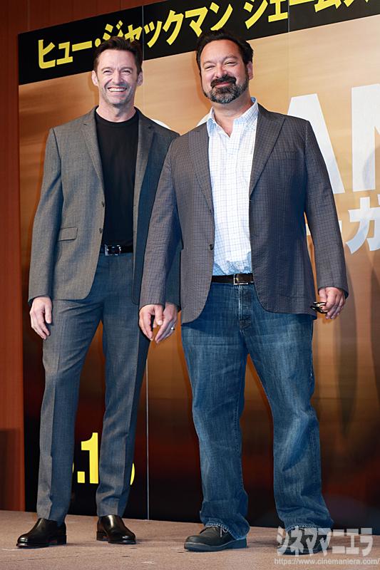 左からヒュー・ジャックマン、ジェームズ・マンゴールド監督の全身、映画『LOGAN／ローガン』来日会見にて