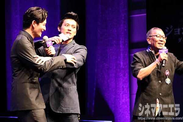 三池崇史監督「岡田(将生)君は縁に頭をぶつけて、1時間ぐらい記憶を失って、湯船が真っ赤だった」と現地でのハプニングを明かす
