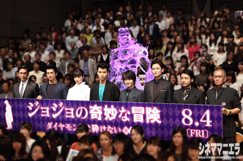 左から伊勢谷友介、新田真剣佑、小松菜奈、山﨑賢人、神木隆之介、岡田将生、山田孝之、三池崇史監督