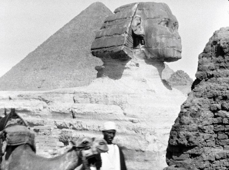 ルイ＆オーギュスト・リュミエール兄弟が“シネマトグラフ”で撮影したエジプト・ギザのピラミッド（１８９７）