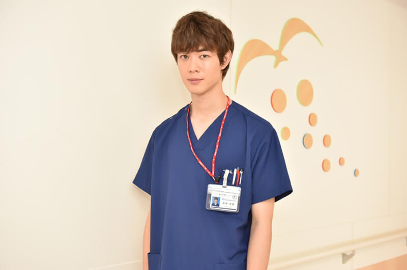 宮沢氷魚、TBSドラマ「コウノドリ」セットにて