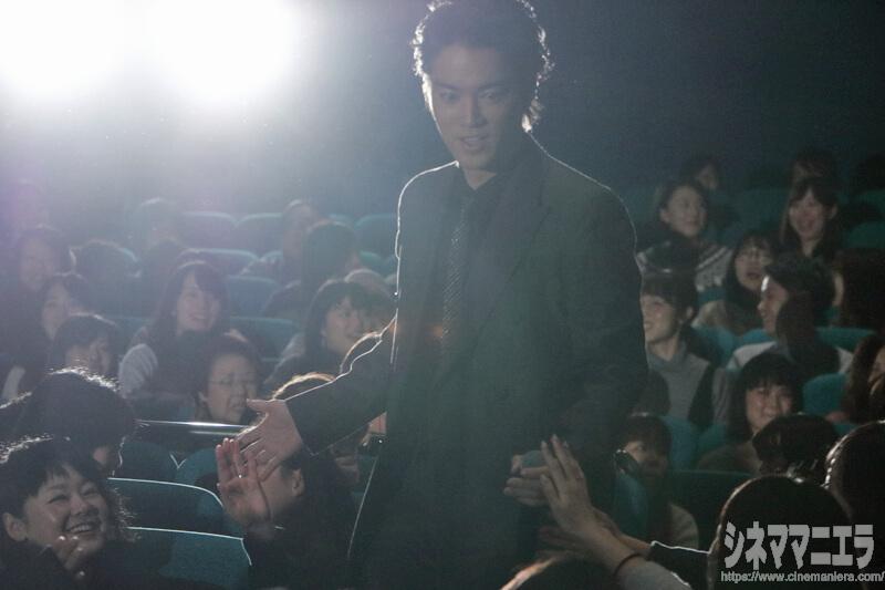 桐谷健太の客席降臨にファン歓喜！映画『火花』＜スパークス＞vs.＜あほんだら＞火花散る特別試写会