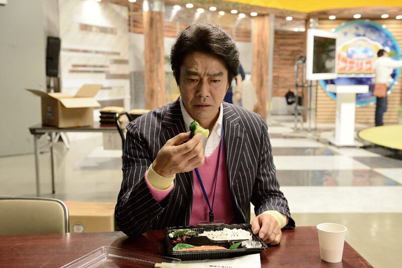 堤真一さん（神田達也役）、WOWOW「連続ドラマW 名刺ゲーム」より