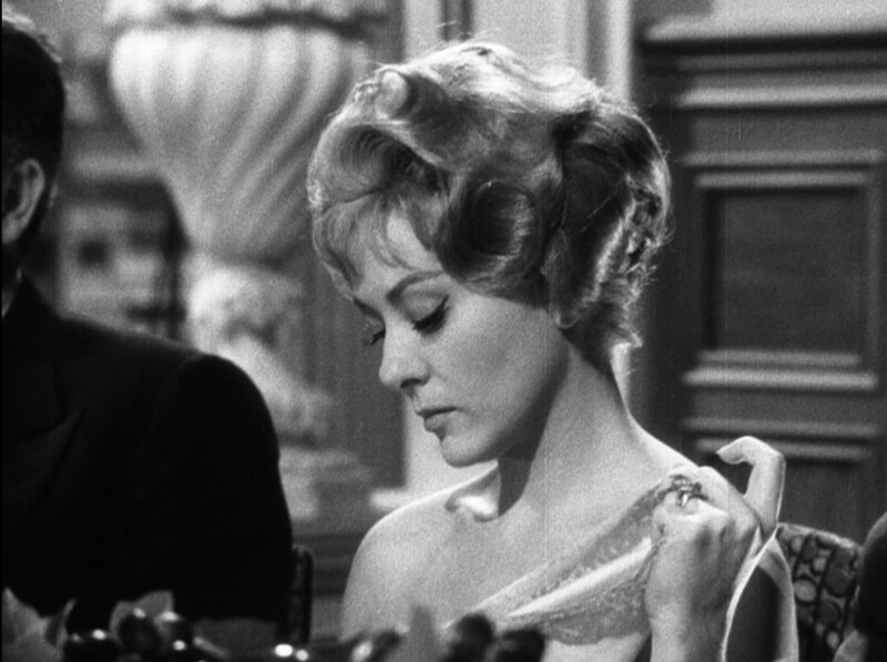 皆殺しの天使(原題 EL ANGEL EXTERMINADOR )