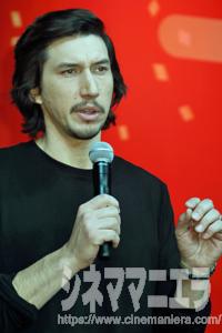 アダム・ドライバー、映画『スター・ウォーズ/最後のジェダイ』来日記者会見にて