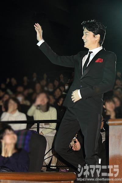 福山雅治、客席中央のレッドカーペットを歩みステージへin映画『マンハント』ジャパンプレミア