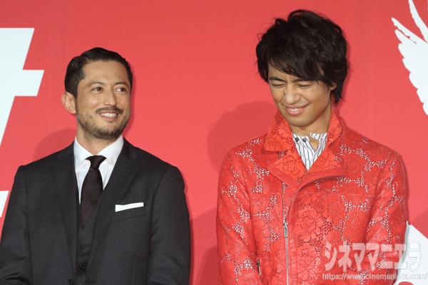 笑顔の斎藤工と池内博之、映画『マンハント』ジャパンプレミア舞台挨拶