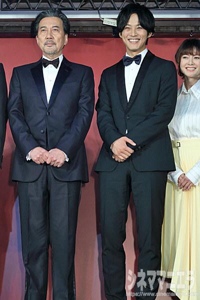 役所広司と松坂桃李、映画『孤狼の血』完成披露試写会にて