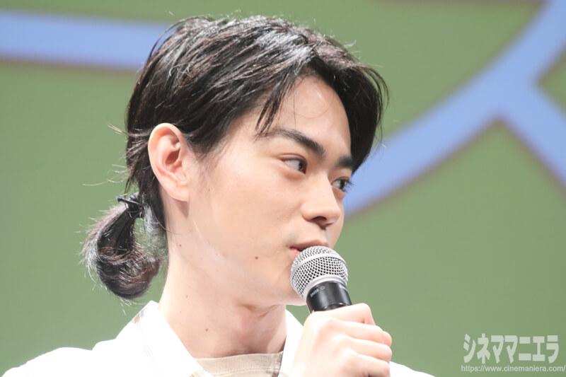 関西弁が中心だった菅田は、なじみがない標準語を最初に聞いたとき可愛く思ったそう。