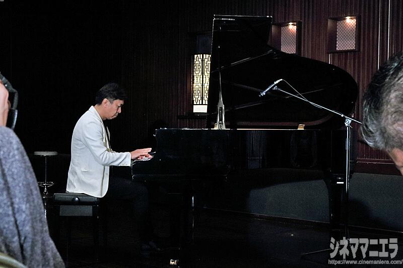 小曾根真、生演奏！