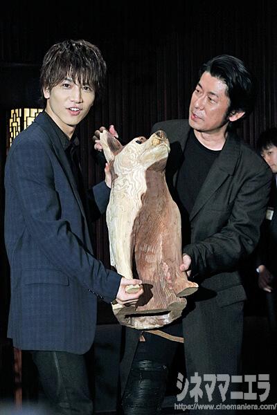 永瀬正敏×岩田剛典（EXILE、三代目 J Soul Brothers from EXILE TRIBE）、映画『Vision』完成報告会見オフショット