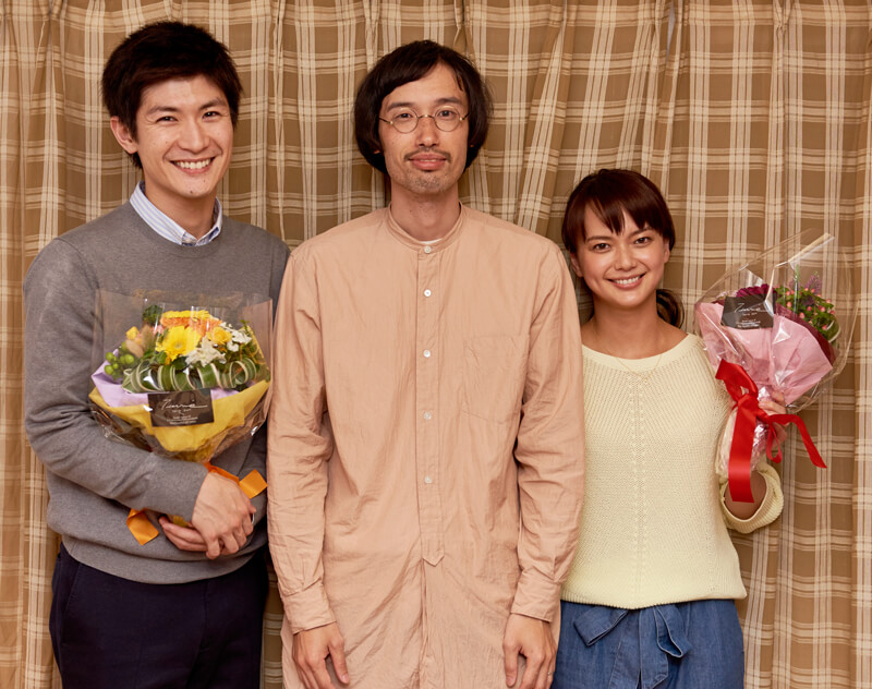 三浦春馬、今泉監督、多部未華子、映画「アイネクライネナハトムジーク」撮影終了に笑顔