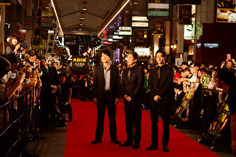 左から江口洋介、役所広司、松坂桃李、映画『孤狼の血』公開記念広島凱旋レッドカーペット