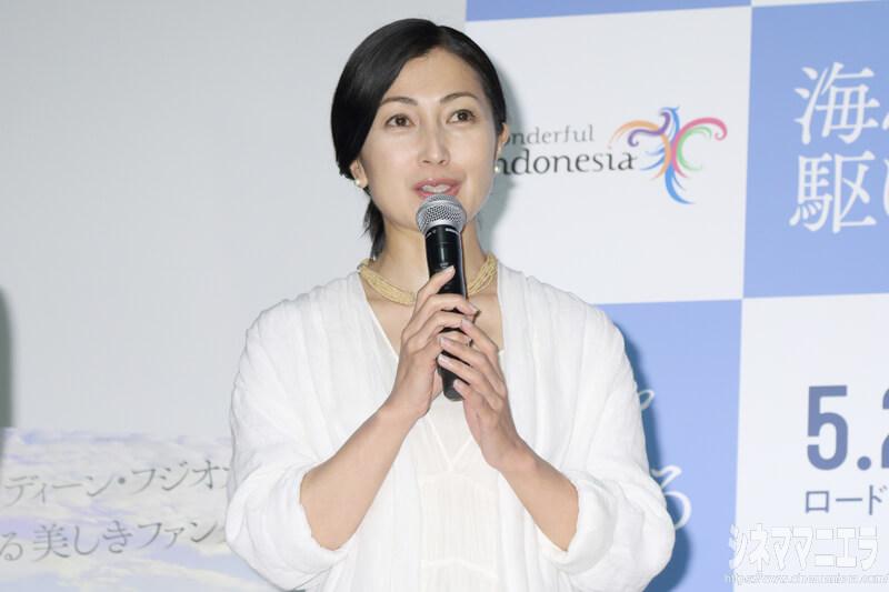 鶴田真由、映画『海を駆ける』完成披露上映会舞台挨拶