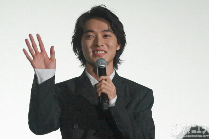 山﨑賢人、台湾や鹿児島からの来場者に手を振り感謝する