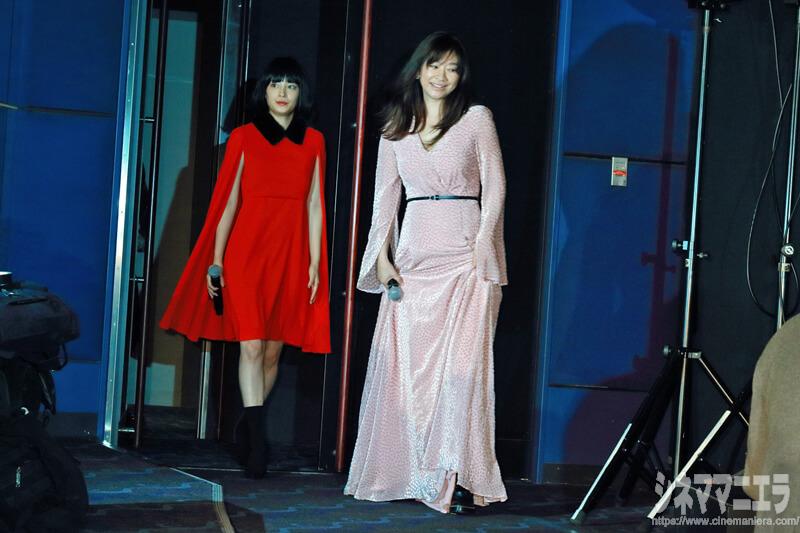 篠原涼子と広瀬すず、上映後の舞台挨拶に登場！