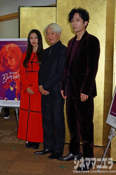 左から二階堂ふみ、手塚眞監督、稲垣吾郎全身