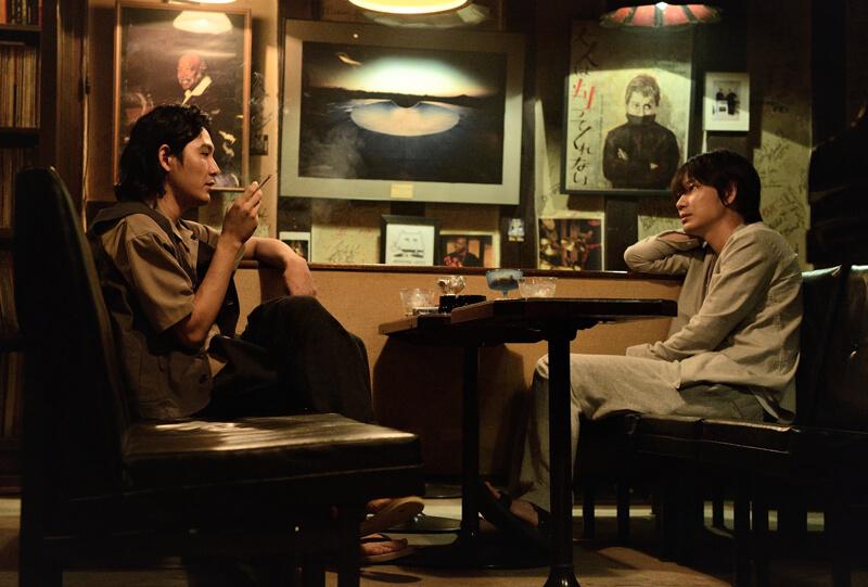 大友啓史監督、芥川賞作『影裏』映画化!綾野剛×松田龍平は初共演