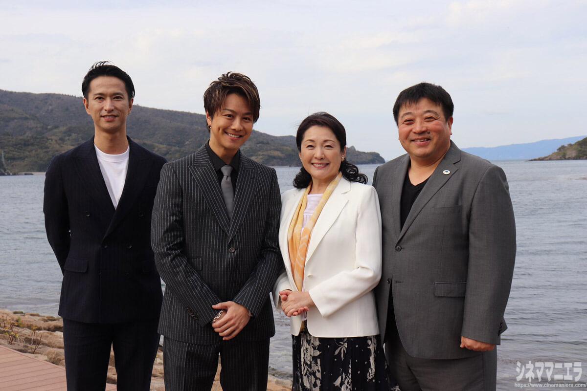 左から秋山真太郎、TAKAHIRO、松坂慶子、錦織良成監督