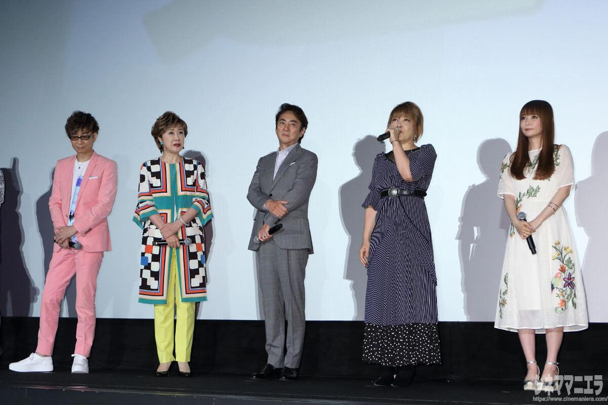 左から山寺宏一、小林幸子、市村正親、松本梨香、中川翔子