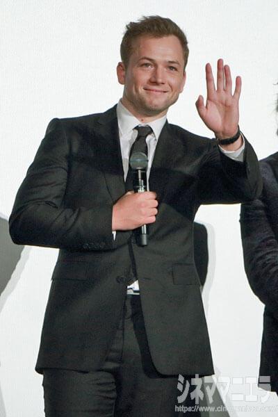 手を振るタロンくん