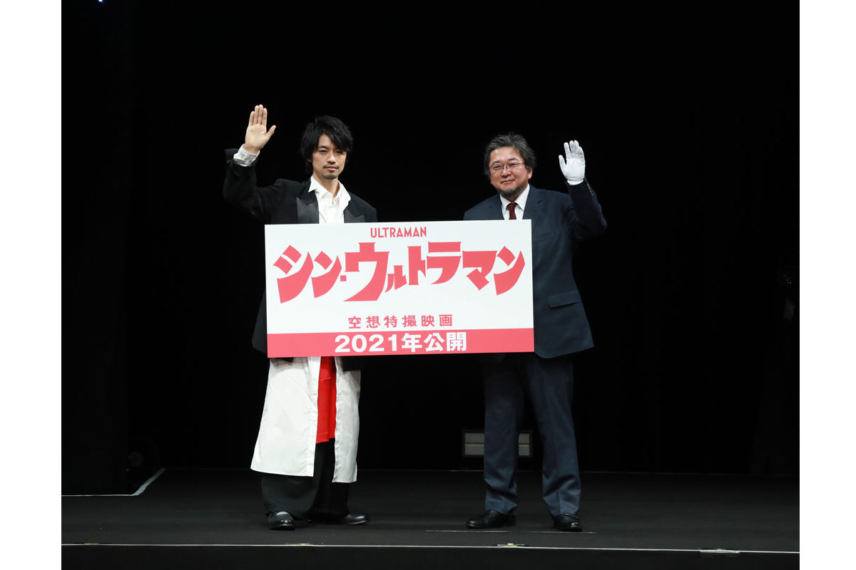 左から斎藤工、樋口真嗣監督、円谷プロの祭典「TSUBURAYA_CONVENTION 2019」にて