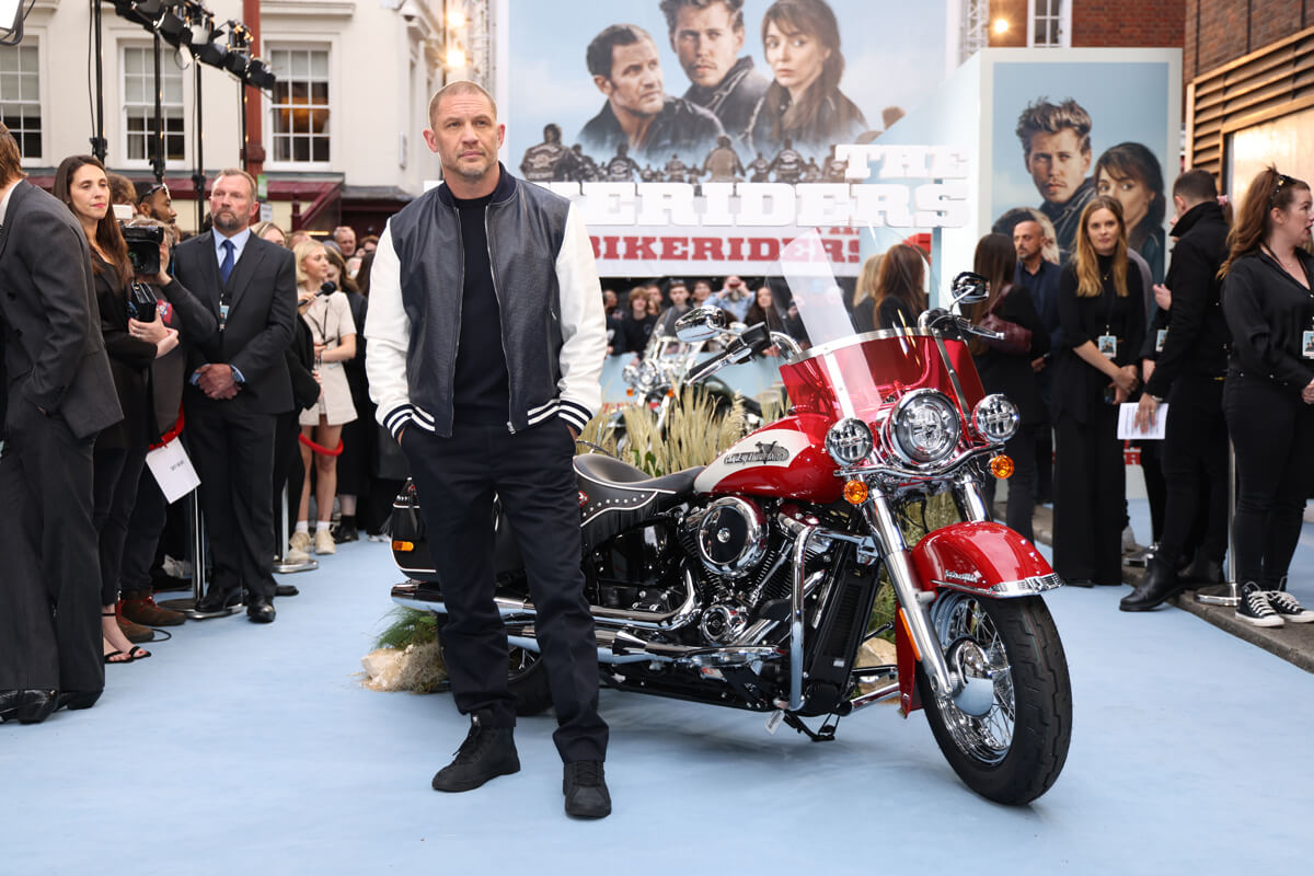ジョニー(トム・ハーディ)の愛車として登場するハーレーダビッドソンHYDRA-GLIDEのリバイバルモデル「2024 HYDRA-GLIDE REVIVAL」