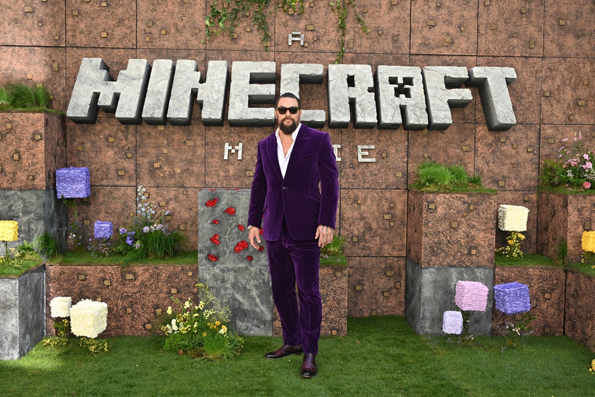 ジェイソン・モモア、映画『マインクラフト/ザ・ムービー』ワールドプレミアにて